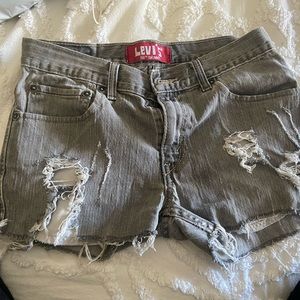 Levi’s 511 distressed short